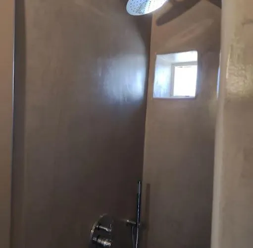 Dune Santorini فيلة Vlychada